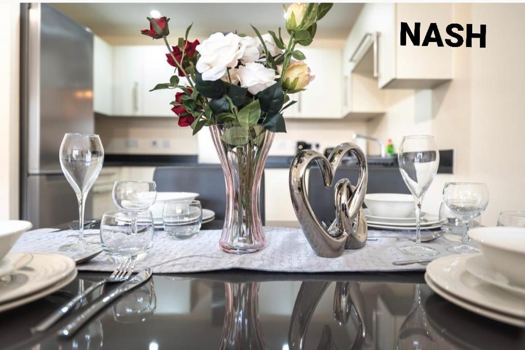Stylish 2 Bedroom Apartment-Short Term Lets & Serviced Accomodation Reading Extérieur photo