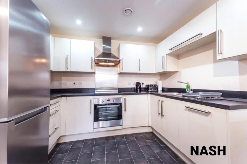 Stylish 2 Bedroom Apartment-Short Term Lets & Serviced Accomodation Reading Extérieur photo
